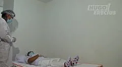 คลิปโป๊โควิด19 หมอมาฉีดวัดซีนคนป่วยแล้วลักหลับจับเย็ดคาชุดผู้ป่วย